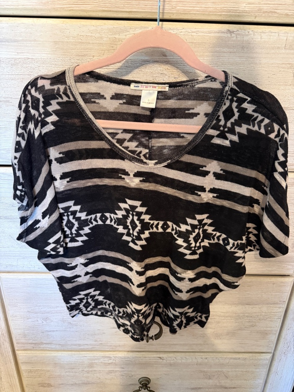 Women's Black & Cream Aztec Print Short Sleeve Top- small